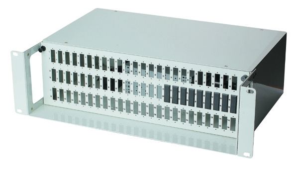 Panneau de patch en fibre optique pour le projet FTTH et FTTC avec un bon prix YH22