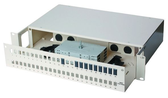 Panneau de patch en fibre optique pour le projet FTTH et FTTC avec un bon prix YH17
